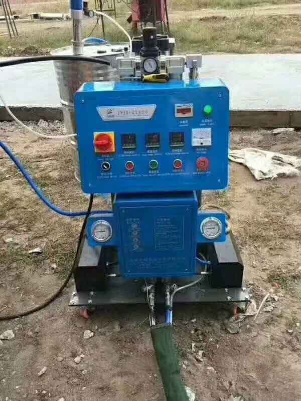 Q2600系列集裝箱保溫澆注聚氨酯噴涂機(jī)