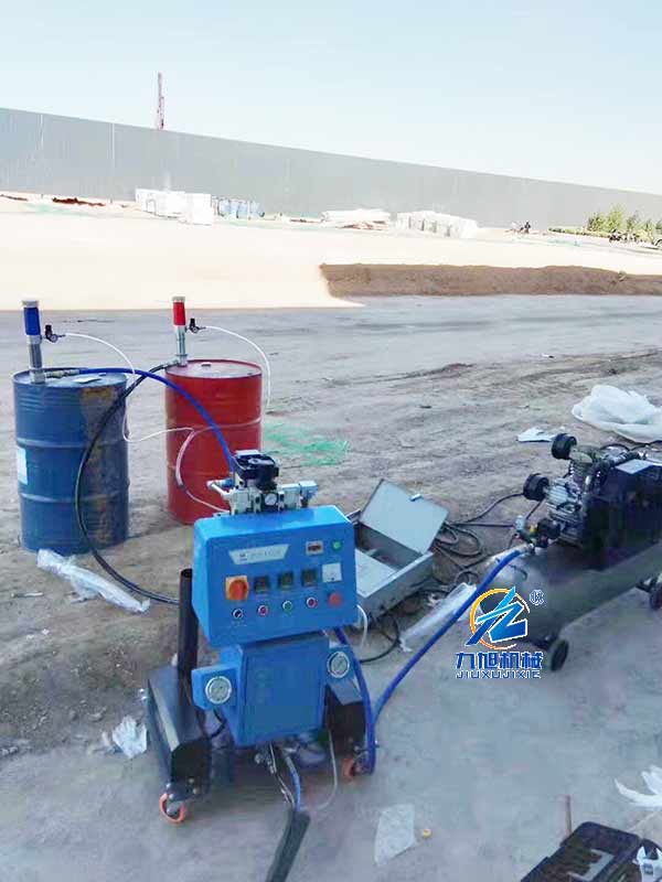 Q2600系列屋面保溫聚氨酯噴涂機