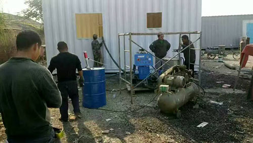 集裝箱房保溫聚氨酯噴涂機(jī)起什么作用