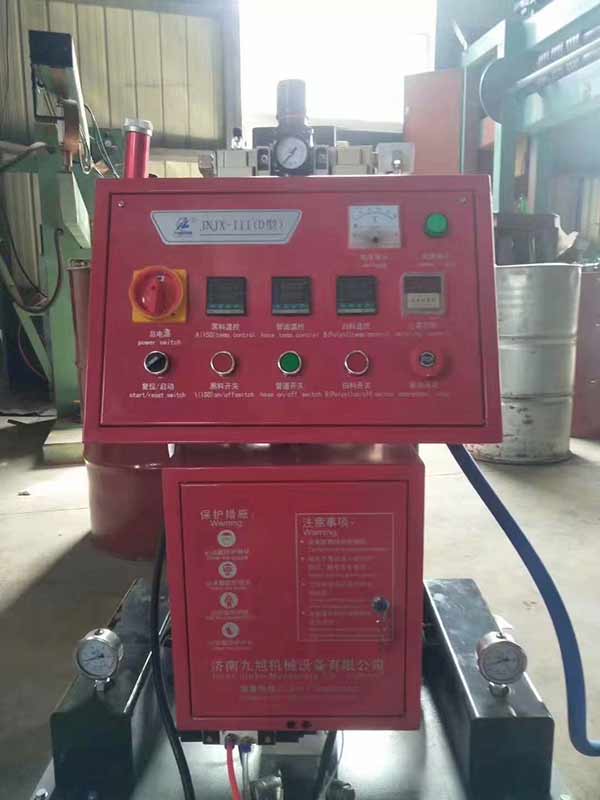 不銹鋼聚氨酯填充(圖2) D型不銹鋼聚氨酯填充發(fā)泡機(jī)