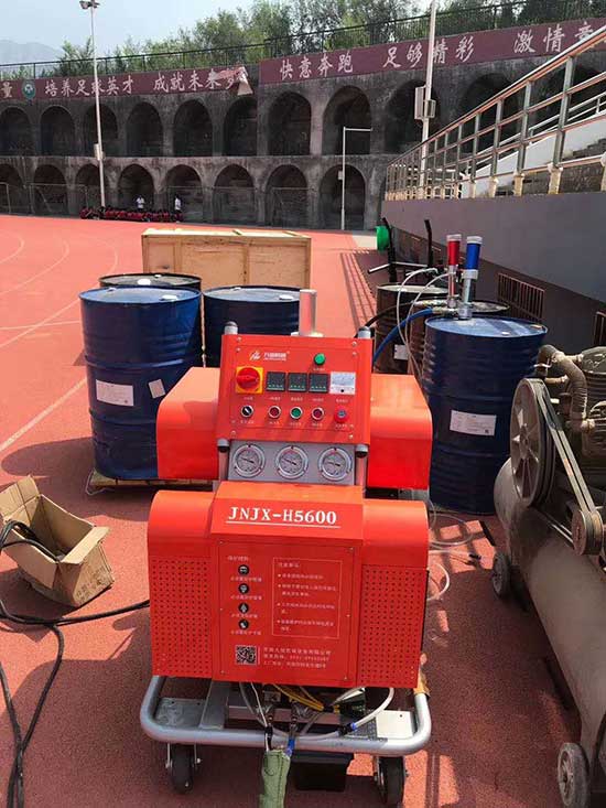 體育場看臺聚脲防水涂料(圖1) 體育場看臺聚脲防水涂料噴涂案例