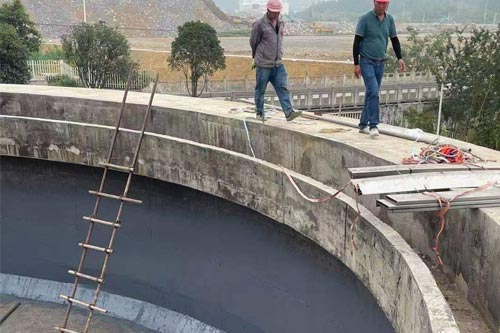 污水池廢水池防腐噴涂聚脲專(zhuān)用聚脲噴涂機(jī)(圖4) 污水池廢水池防腐噴涂聚脲