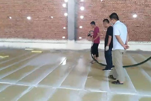 冷庫(kù)保溫施工專用聚氨酯噴涂機(jī)(圖3) 冷庫(kù)保溫施工專用聚氨酯噴涂案例