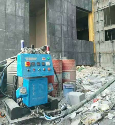 硬泡聚氨酯噴涂機保溫層(圖2) Q2600硬泡聚氨酯噴涂機