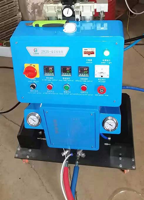 冷庫噴涂聚氨酯機子是什么樣的(圖2) Q2600冷庫噴涂聚氨酯機子