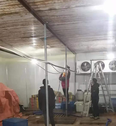 冷庫噴涂聚氨酯機子是什么樣的(圖3) 冷庫噴涂聚氨酯施工案例