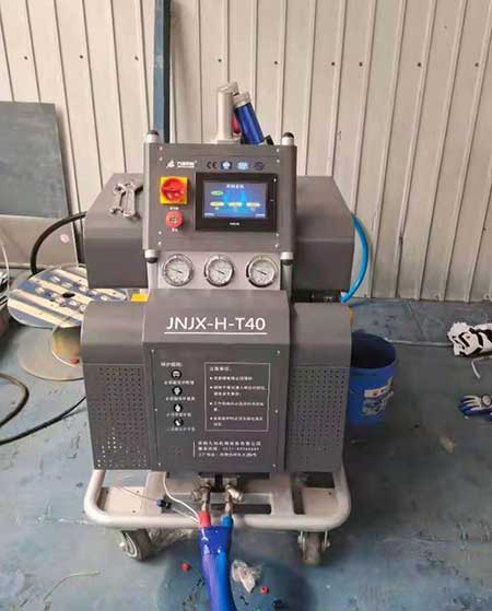 噴涂硬泡聚氨酯用什么設(shè)備 冷庫(kù)外墻溫施工噴涂機(jī)(圖2) T40噴涂硬泡聚氨酯設(shè)備